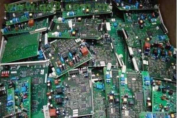 电路板回收设备静电分离技术处理废电路板方面发挥了重要作用